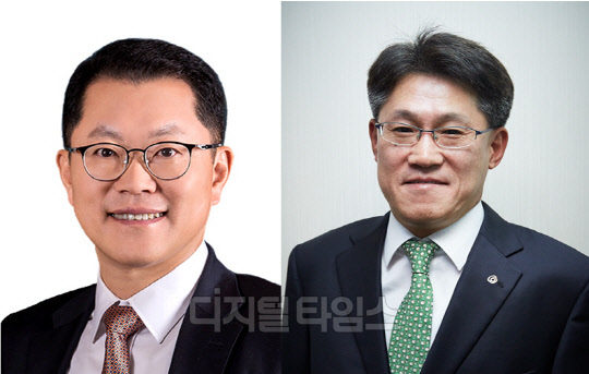 김희철 큐셀 부문 대표(왼쪽)와 류두형 첨단소재 부문 대표.<한화솔루션 제공>